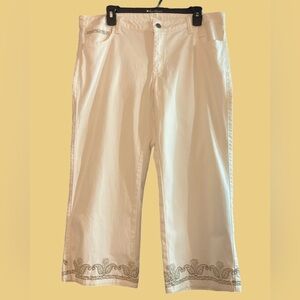 Lee Brand Women’s VF Jeanswear White & Gold Embroidered Denim Spandex Coulocks